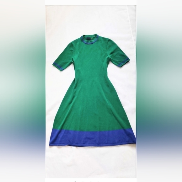 AVA Dresses & Skirts - NWOT! Chic Athleisure Colorblock Green/Blue Ava Women's Preppy Midi-Dress Small